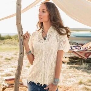 Sundance Cream Ruffled Flutter Sleeve Blouse